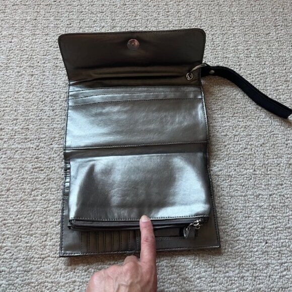 Patent Black Hand/Wrist Purse - Picture 2 of 4